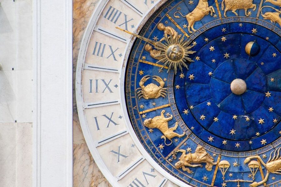 Venice: Doge's Palace Skip-the-Line Guided Tour - Venetian government in rooms built to impress