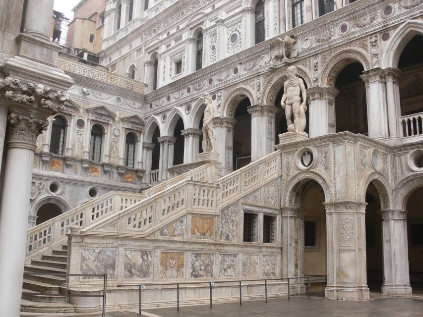 Venice: Doge's Palace Skip-the-Line Guided Tour - The optional glass-furnace visit