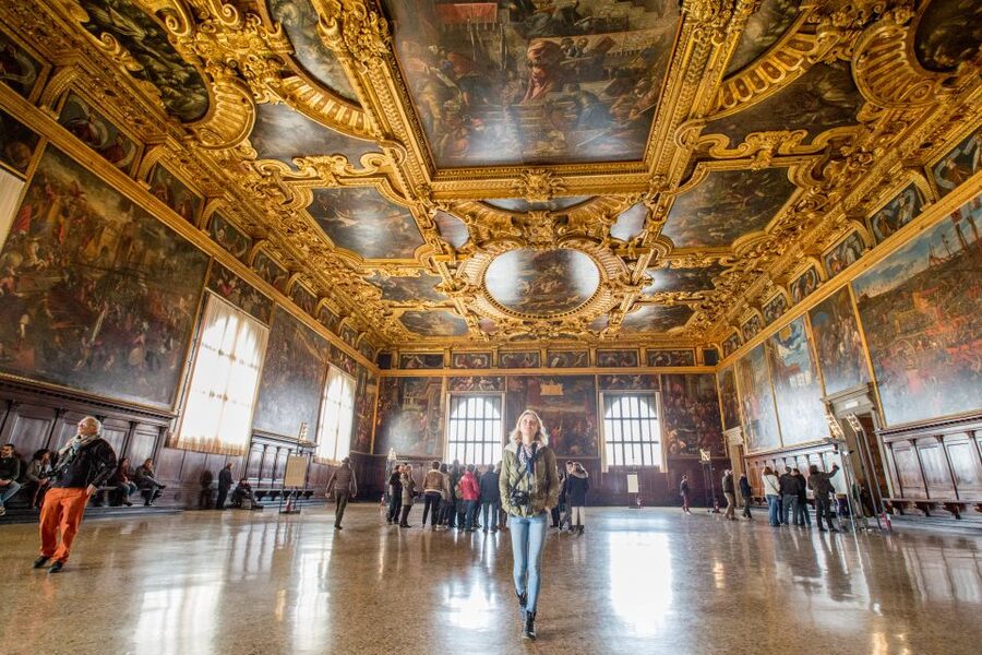 Venice: Doge's Palace Skip-the-Line Tour with Prisons - The guides can make or break the experience