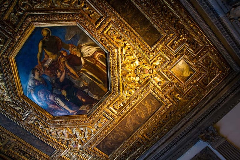Venice: Doges Palace, Prison, and Secret Passageways Tour - Meeting your guide beneath the Correr Museum