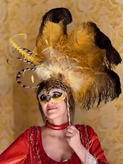 Venice: Dress-Up Experience - Six settings, indoor scenes, and a real canal