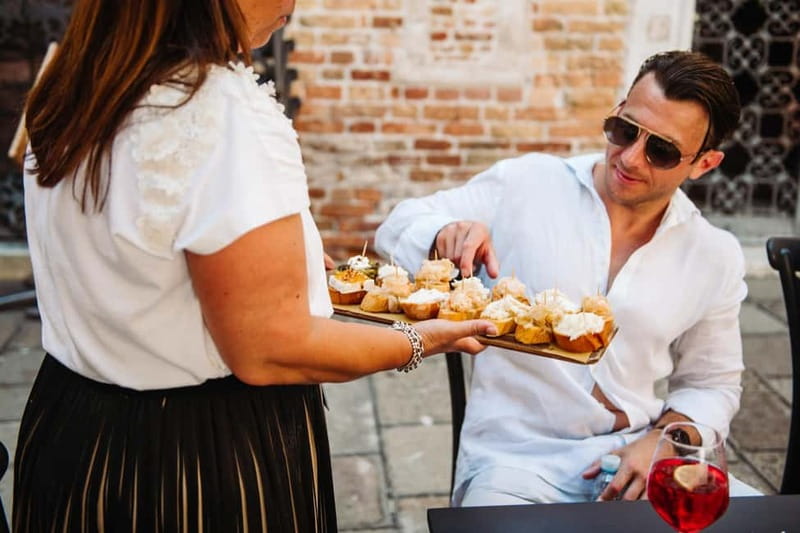 Venice: Eat & Drink Like a Local – Evening Cicchetti Tour - Al Vecio Marangon and the traditional pasta course