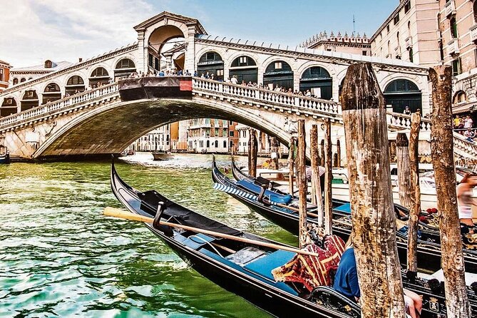 Venice: Enchanting City Walk & Majestic Gondola Glide! - Why the guide matters more than the schedule
