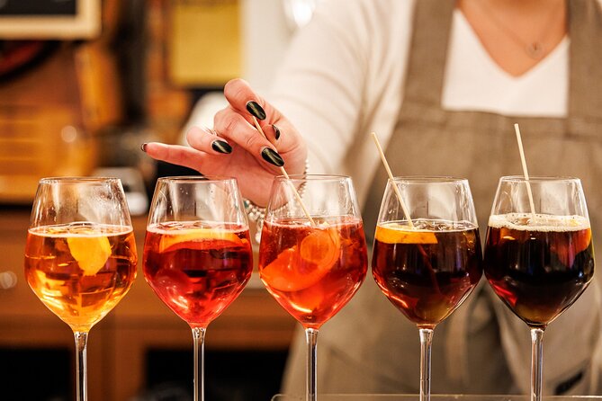 Venice Evening Food Tour: Bites, Drinks & Sit-Down Dinner - Why this food walk works in Venice
