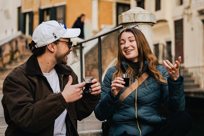 Venice Evening Food Tour: Bites, Drinks & Sit-Down Dinner - Guide quality makes the difference