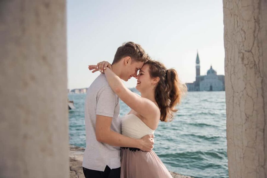 Venice: Exclusive Photoshoot in Hidden Locations - Meeting near the Accademia or Santa Lucia