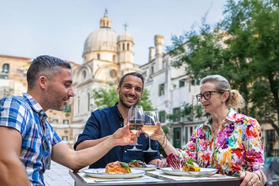 Venice Food Tasting Tour: Bites, Wine, Dinner & Local Guide - Why this Cannaregio food walk works