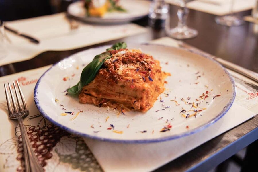 Venice Food Tasting Tour: Bites, Wine, Dinner & Local Guide - Third stop: fried cicchetti along Strada Nuova