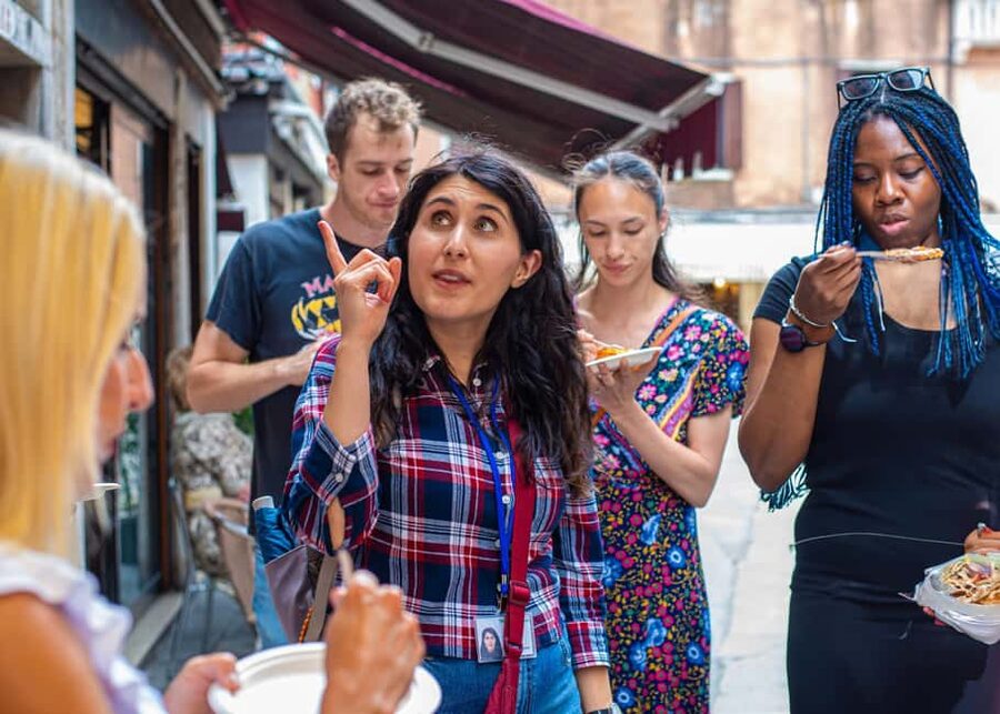 Venice: Food Tasting Tour with Cicchetti and Wine - Starting at Campo San Giacomo di Rialto