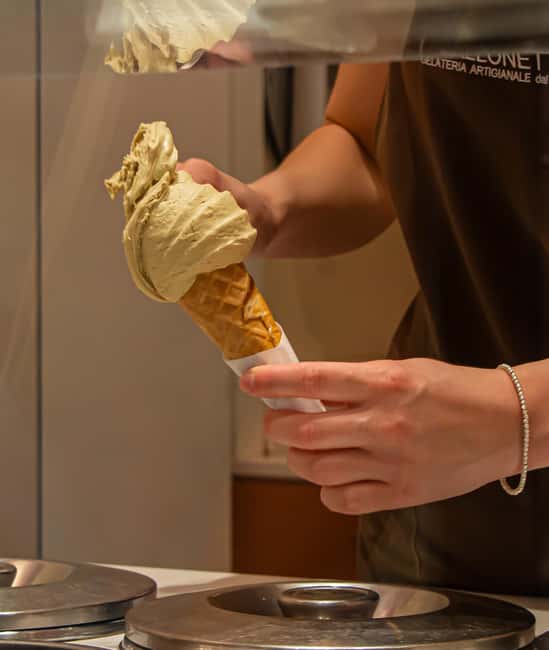 Venice: Food Tasting Tour with Cicchetti and Wine - From savory bites to pasta and dessert