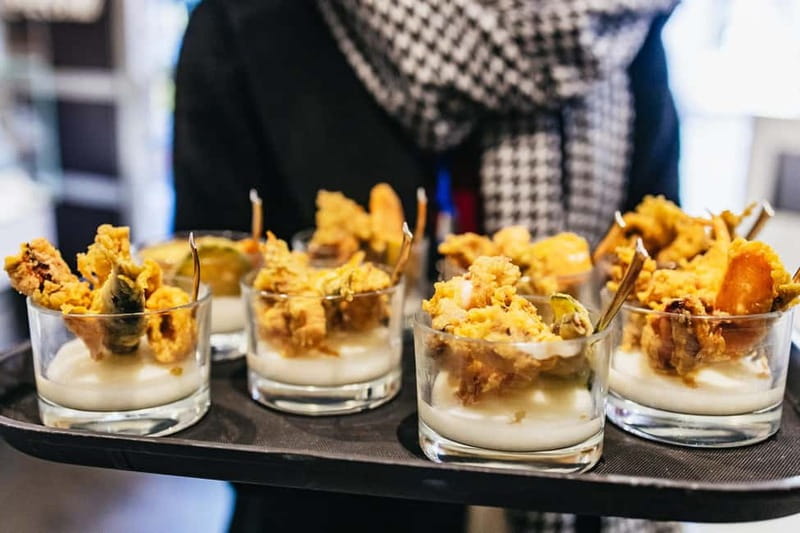Venice: Food Tasting Tour with Cicchetti Dishes and Wine - Crossing the Grand Canal by traghetto