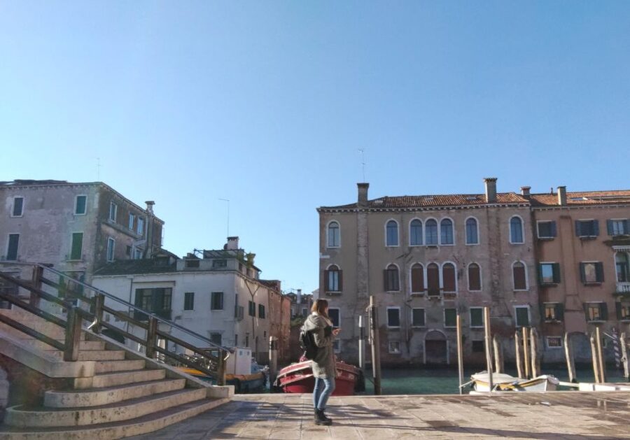 Venice: Ghetto Highlights and Cannaregio Walking Tour - A kosher sweet and a small taste of Jewish Venice