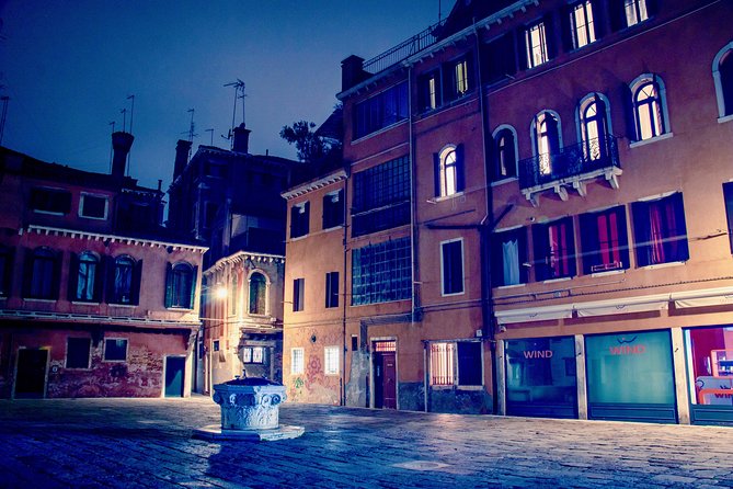 Venice Ghost & Legends Walking City Tour - Campo San Bartolomeo: an easy start near Rialto