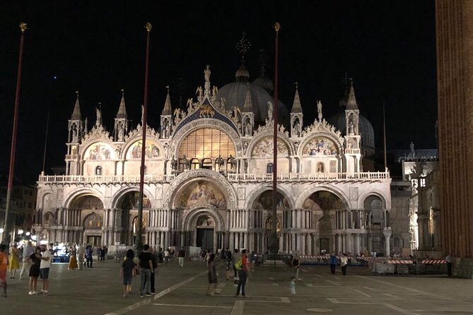 Venice: Ghosts and Legends Evening Private Walking Tour - A private tour with a distinctly local feel