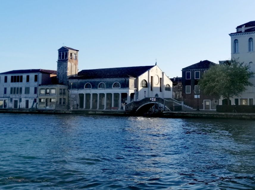 Venice: Giudecca Island Discover Walking Tour - Crossing the Giudecca Canal by waterbus
