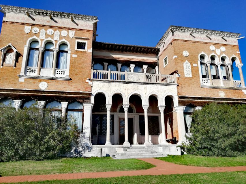Venice: Giudecca Island Discover Walking Tour - Walking the long Venice-facing quay