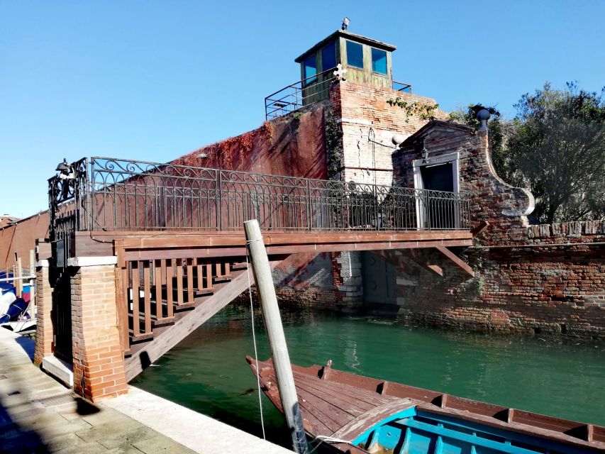 Venice: Giudecca Island Discover Walking Tour - Seeing the island’s industrial past
