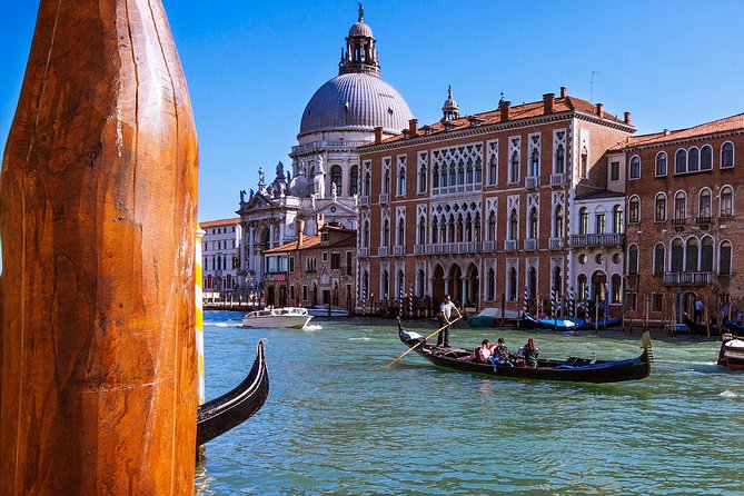 Venice Gondola Experience - The gondolier makes a major difference