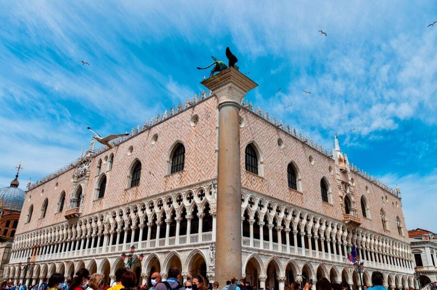 Venice: Gondola Ride and Skip the Line Doge's Palace Tour - What you see from the water in 30 minutes