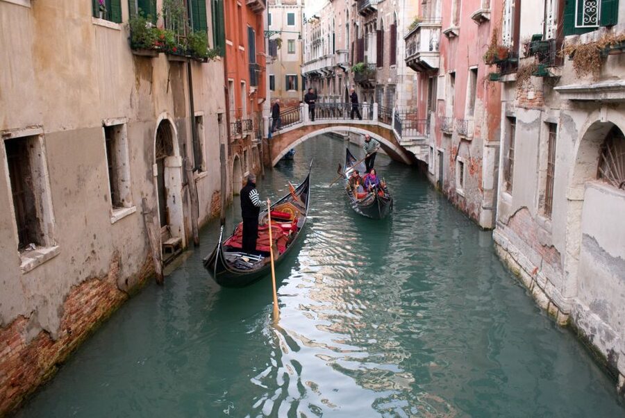 Venice: Gondola Ride and St. Mark's Basilica Tour - Why skip-the-line access matters at St. Mark’s