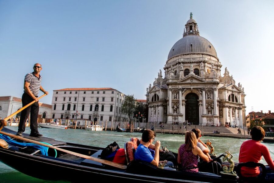 Venice: Gondola Ride with Live Guide or Audio Guide - Practical advice before you book