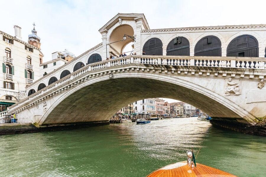 Venice: Grand Canal Boat Tour - Meeting near St. Mark’s Square