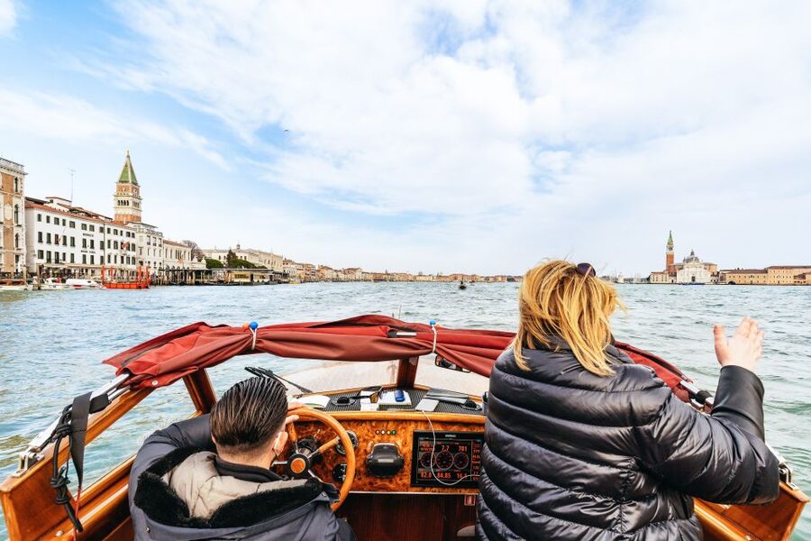 Venice: Grand Canal Boat Tour - The Calatrava glass bridge and modern Venice