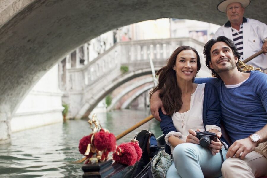 Venice: Grand Canal by Gondola with Live Commentary - Reaching the Grand Canal