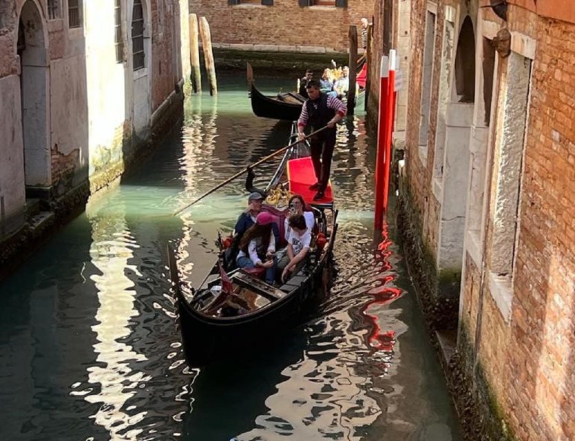 Venice: Grand Canal by Gondola with Live Commentary - Is $44.41 good value?