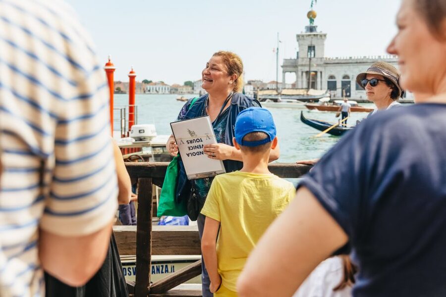 Venice: Grand Canal Gondola Ride with App Commentary - Key points to know before booking