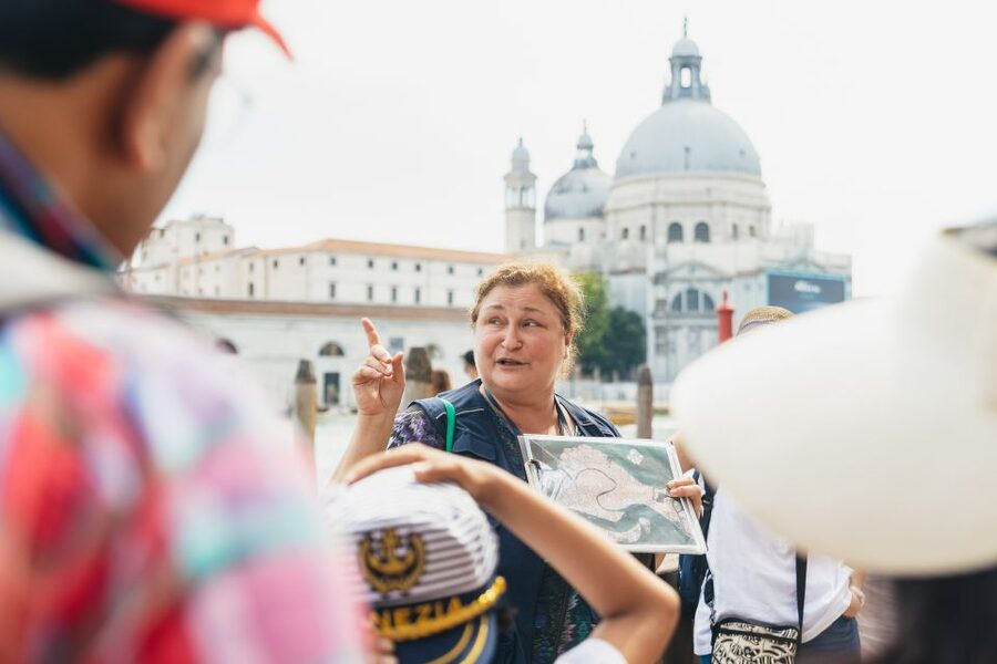 Venice: Grand Canal Gondola Ride with App Commentary - The Gondola Gallery and its VR presentation