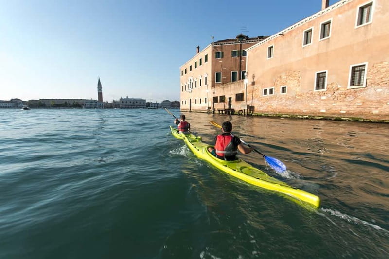 Venice: Guided Canal Kayak Tour at Day, Night, or Sunset - What the guide adds