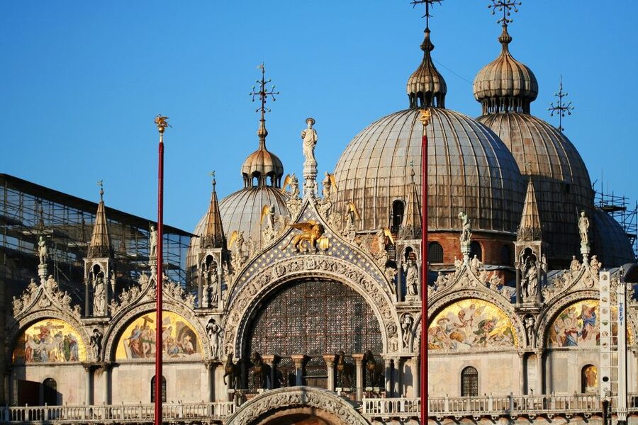 Venice: Guided Golden Basilica Tour - The first-floor route and the basilica interior
