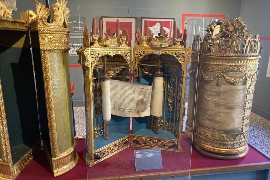 Venice: Guided Tour of the Jewish Ghetto and Synagogue Visit - Key points at a glance