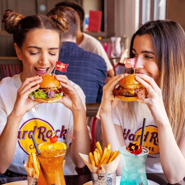 Venice: Hard Rock Cafe with Set Menu for Lunch or Dinner - Choosing the best table for the canal view