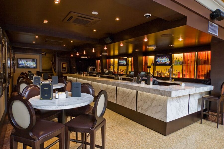 Venice: Hard Rock Cafe with Set Menu for Lunch or Dinner - Service, birthdays, and family visits