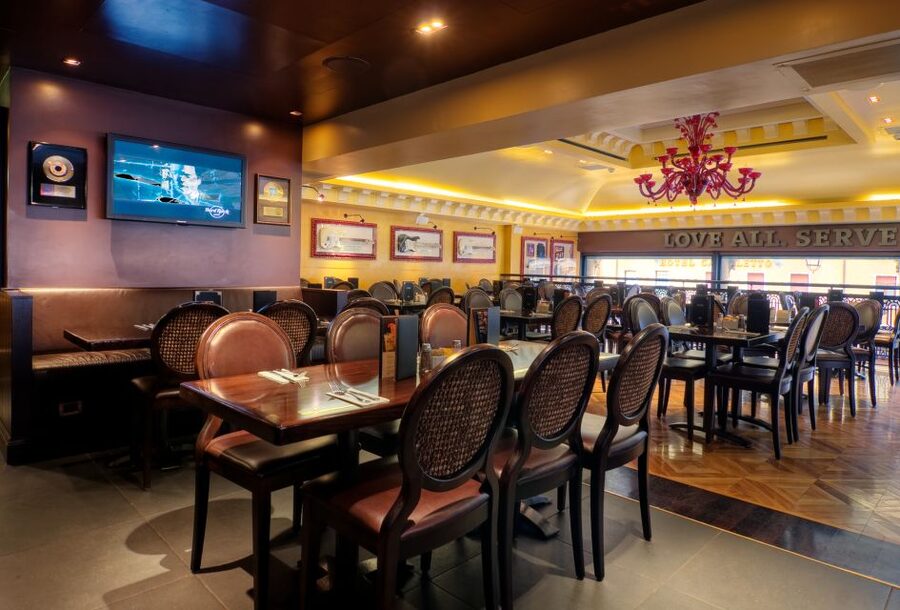 Venice: Hard Rock Cafe with Set Menu for Lunch or Dinner - How to fit the meal into your Venice day