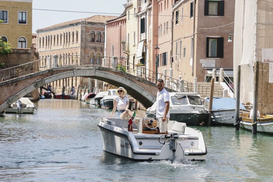 Venice: Hidden Canals on Electric Boat - Smaller waterways and the quieter side of Venice