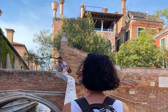 Venice Hidden Gems and Secrets Tour with a Local in Small Group - San Trovaso church and the strange faces on Venetian buildings