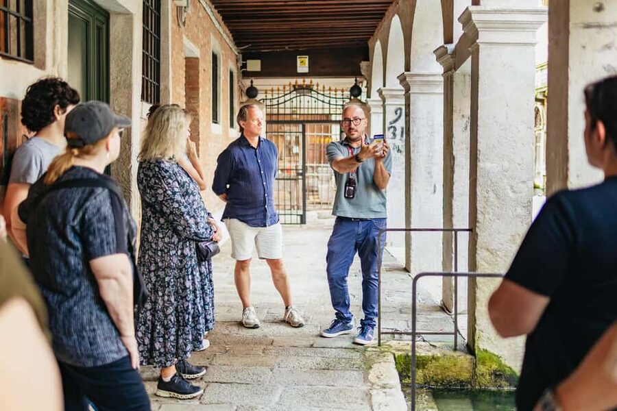 Venice: Highlights and Hidden Gems Night Walking Tour - A flexible route, not a rigid sightseeing checklist