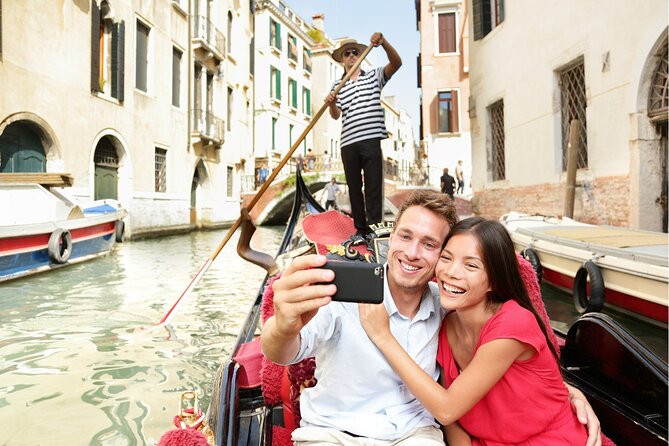 Venice Highlights with Local: Private Walking Tour & Gondola Ride - A good first look at Venice, on foot and by water