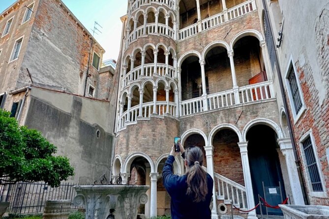 Venice in A Day: St Mark's Basilica, Doge's Palace & Gondola Ride - Doge’s Palace, prison cells and the Bridge of Sighs
