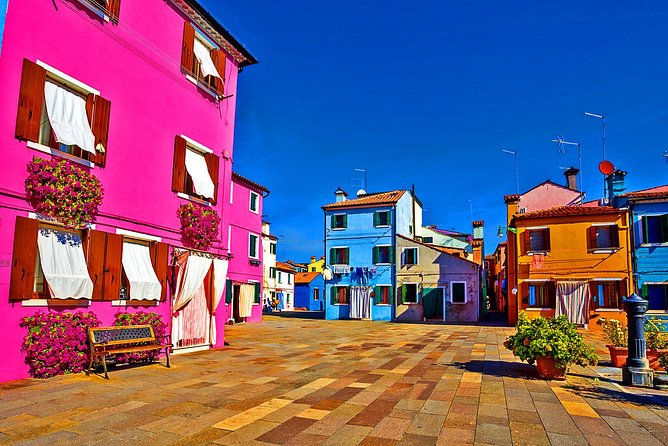 Venice Islands Cruise: Murano Glass, Rainbow Burano & Torcello - The guide can shape the whole outing