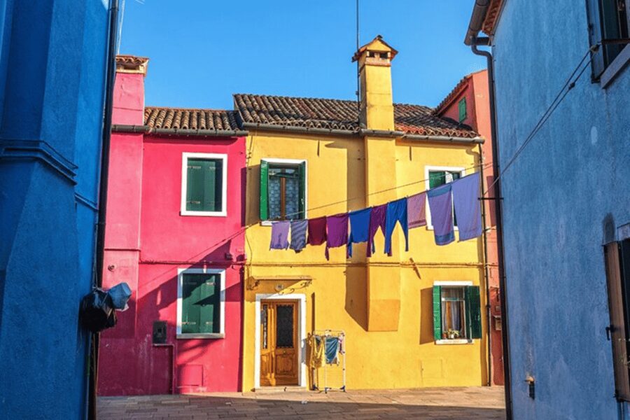 Venice Islands: Murano Glass & Burano Colors Guided Visit - The guides can shape the entire day