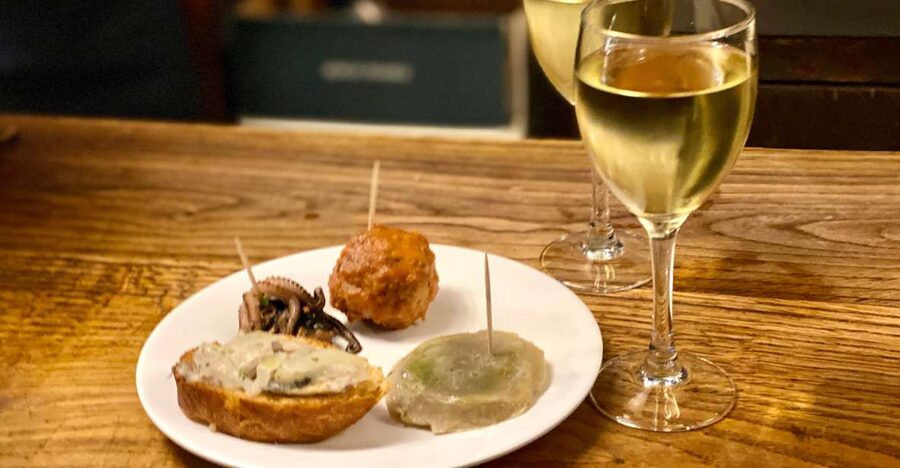 Venice: Jewish Ghetto and Cannaregio Food and Wine Tour - Jewish-Venetian dishes and wine near the Ghetto