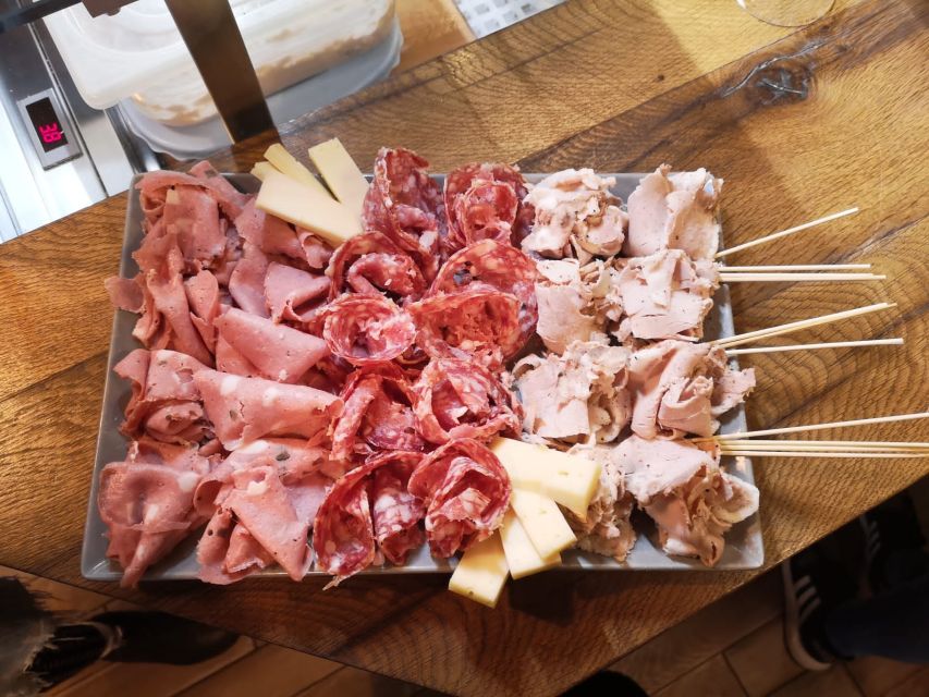 Venice: Jewish Ghetto and Cannaregio Food and Wine Tour - Coffee, bakeries, and the sweet finish