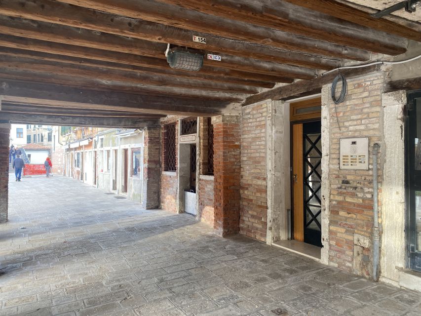Venice: Jewish Ghetto and Cannaregio Food and Wine Tour - What the $134.81 price means