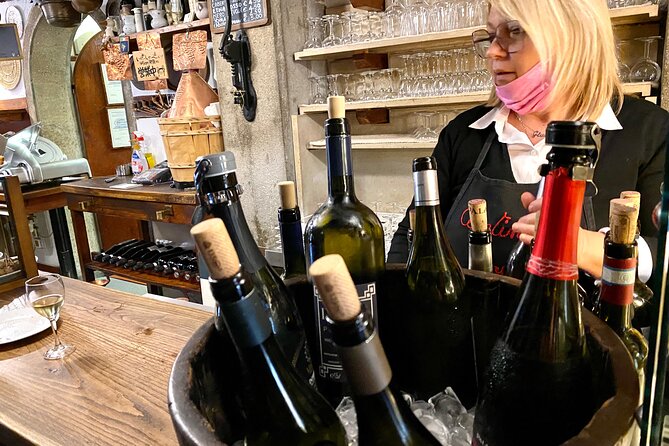 Venice Jewish Ghetto and Cannaregio Food, Wine, Sightseeing Tour - From quiet canals to Cannaregio food stops