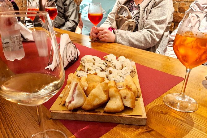 Venice: Jewish Ghetto & Cannaregio Area Food Tour: Pasta Wine Gelato and More! - Key points to know before booking
