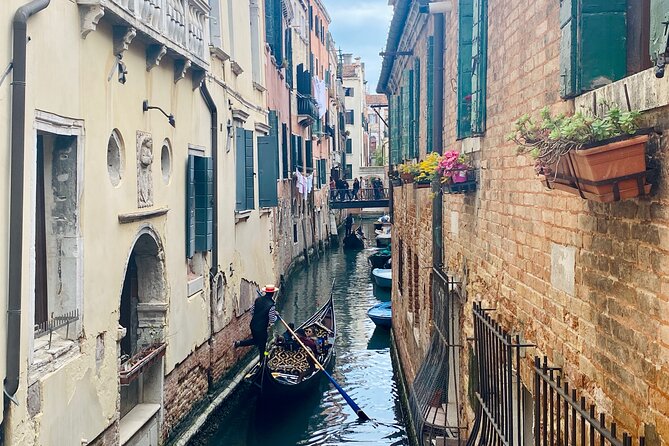 Venice: Jewish Ghetto & Cannaregio Area Food Tour: Pasta Wine Gelato and More! - Practical details that can affect your choice